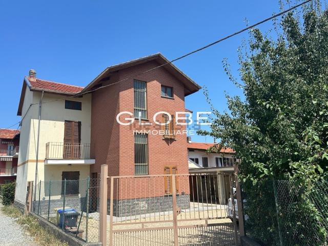 Villetta indipendente in vendita di 185 m² in Via Alessandro Manzoni