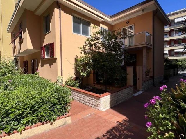Villetta indipendente in vendita di 185 m² in Via Asse, 104