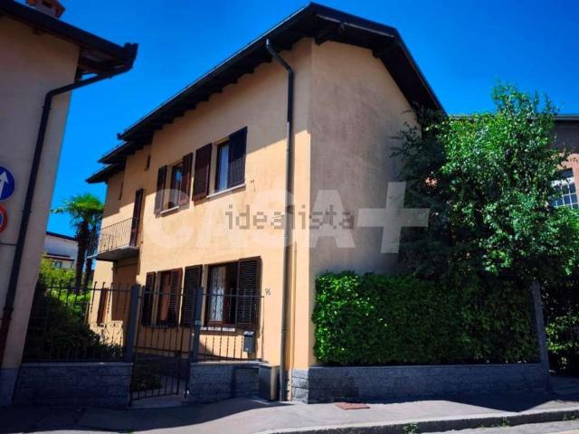Villetta indipendente in vendita di 185 m² in Via Brunico, 96