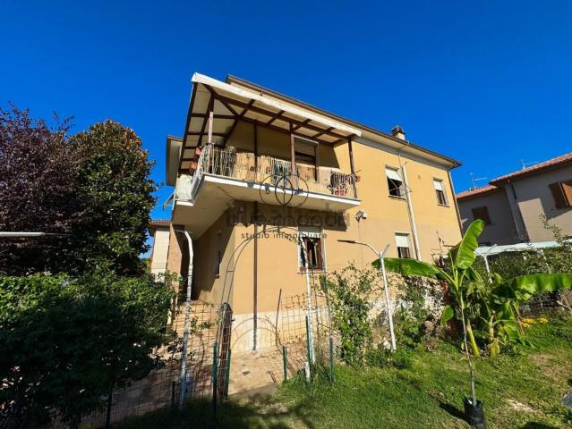 Villetta indipendente in vendita di 185 m² in Via di Villa Redenta