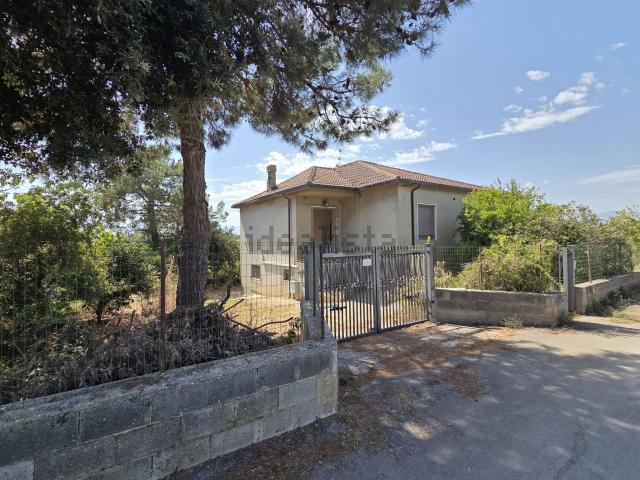 Villetta indipendente in vendita di 185 m² in Via Fonte dei Frati