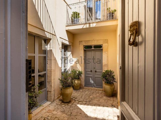 Villetta indipendente in vendita di 185 m² in Via Monsignor Giovanni Blanco