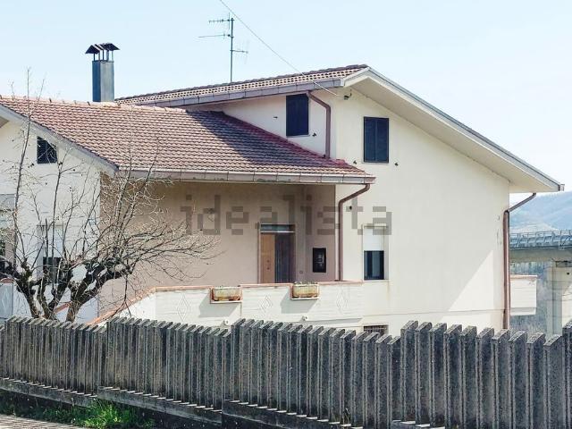 Villetta indipendente in vendita di 185 m² in Via Monterosa, 2