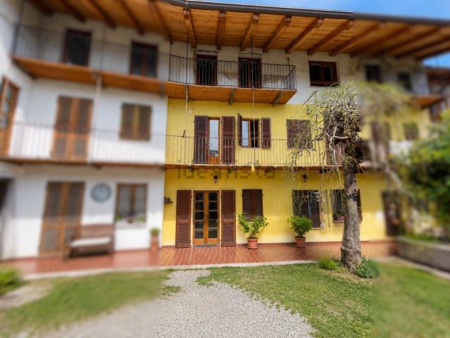 Villetta indipendente in vendita di 185 m² in Via P. Crotta