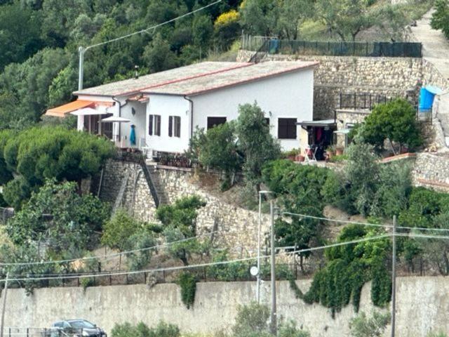 Villetta indipendente in vendita di 185 m² in Via rovea