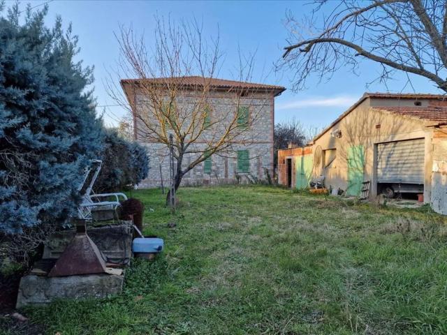 Villetta indipendente in vendita di 185 m² in Via Trasimeno, 117