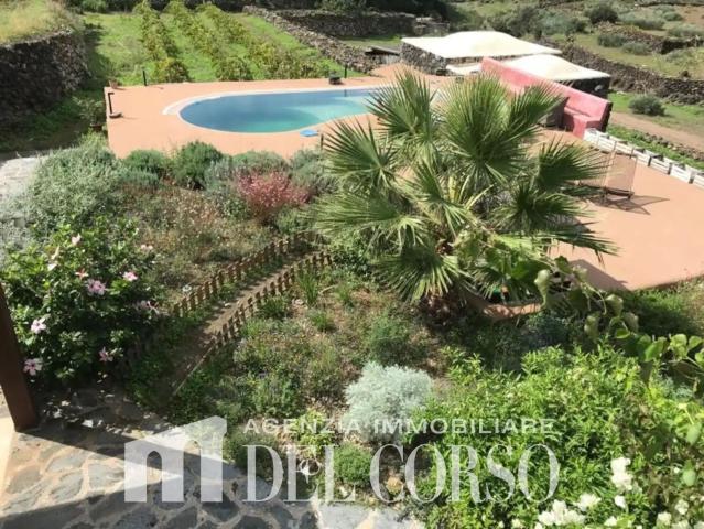 Villetta indipendente in vendita di 185 m² in Via Ziton di Nikà, 1