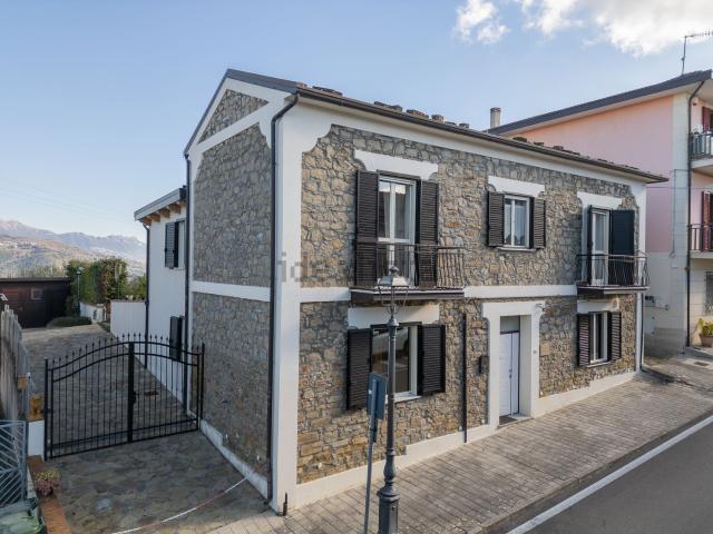 Villetta indipendente in vendita di 186 m² in Corso Umberto I, 83