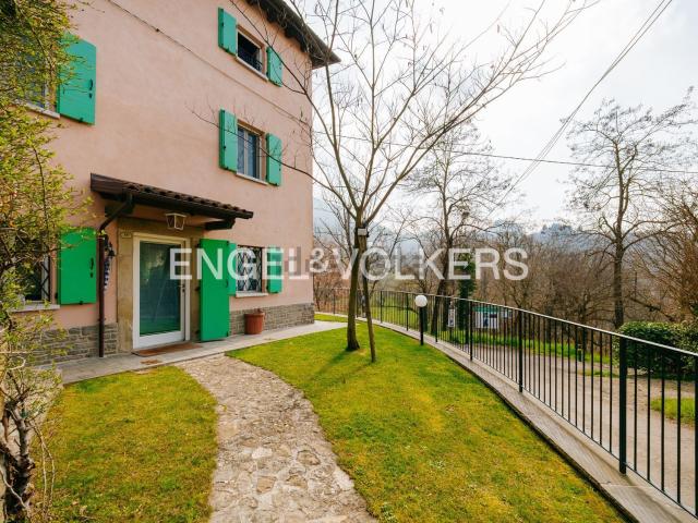 Villetta indipendente in vendita di 185 m² in Strada di scuola di vimignano