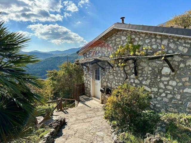 Villetta indipendente in vendita di 186 m² in Via Cappella