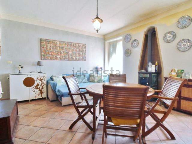 Villetta bifamiliare in vendita di 186 m² in Via Enzo Mangiarotti, 20