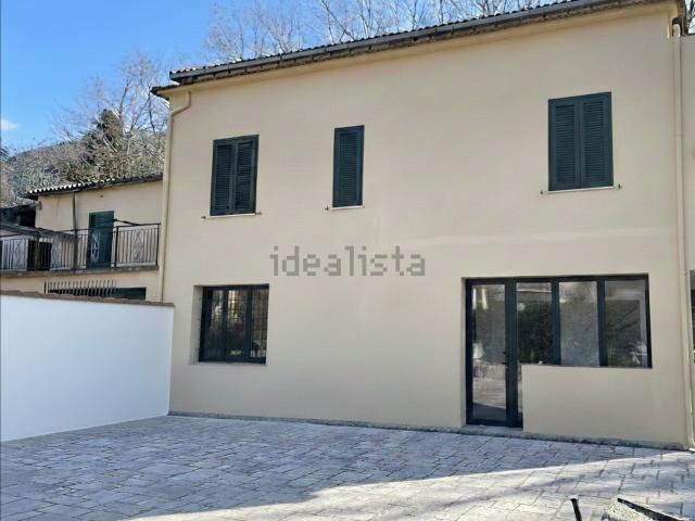 Villetta indipendente in vendita di 186 m² in Via Salerno, 29