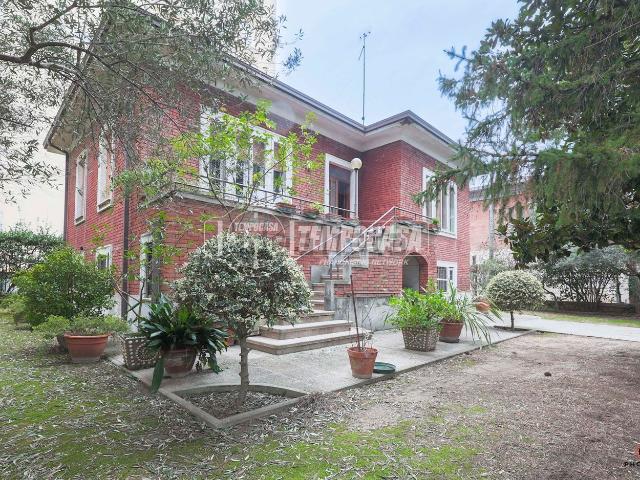 Villetta indipendente in vendita di 186 m² in Viale Galliano