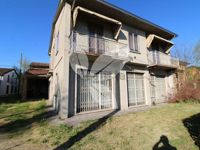 Villetta indipendente in vendita di 186 m² in Frazione Roncole Verdi