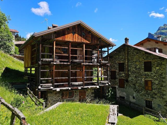Villetta indipendente in vendita di 186 m² in Località Gares