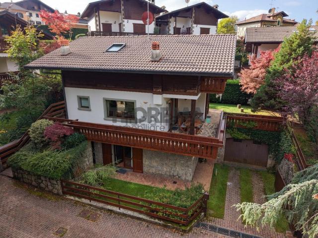 Villetta indipendente in vendita di 187 m² in Via del Faggio, 2
