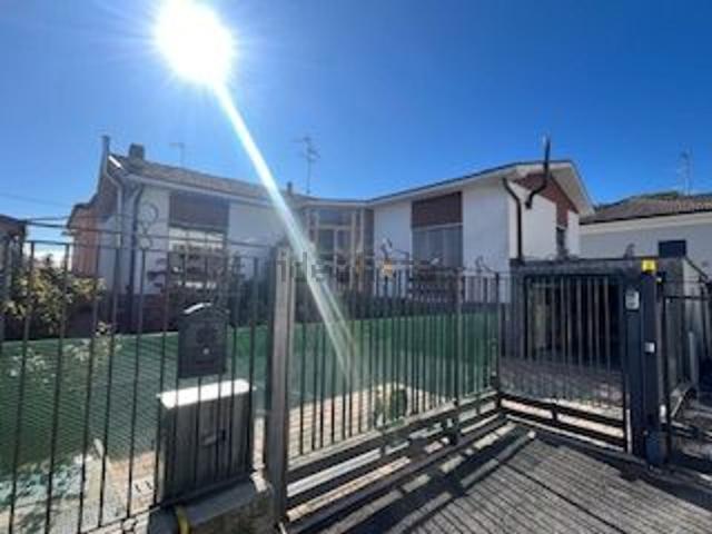 Villetta indipendente in vendita di 187 m² in Via Lodi