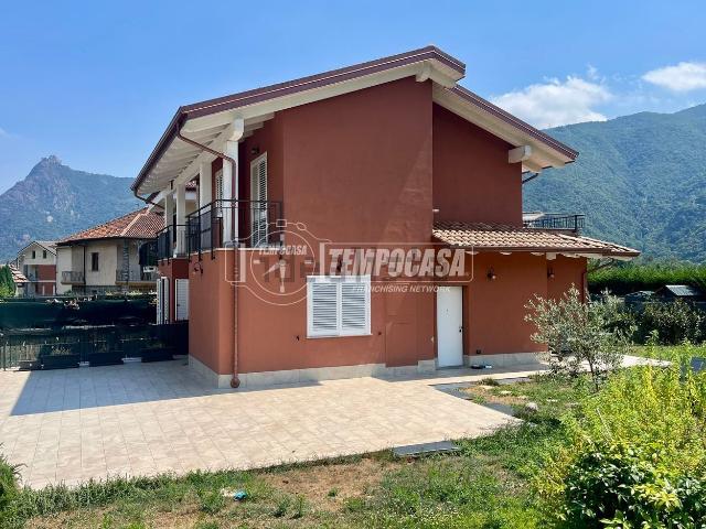 Villetta indipendente in vendita di 187 m² in Via Moncenisio, 72