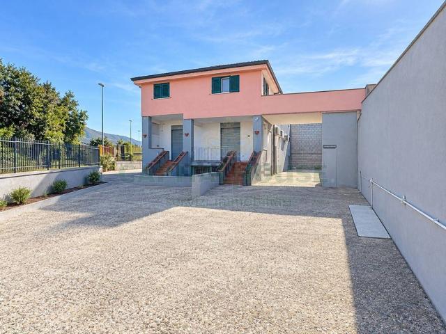 Villetta indipendente in vendita di 187 m² in Via Martiri di Nassirya