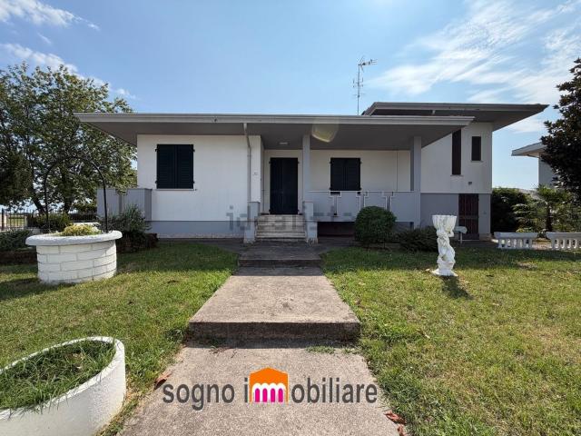 Villetta indipendente in vendita di 187 m² in Via Roma