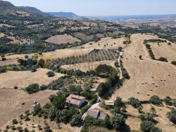 Villetta indipendente in vendita di 187 m² in Via Roma, 1