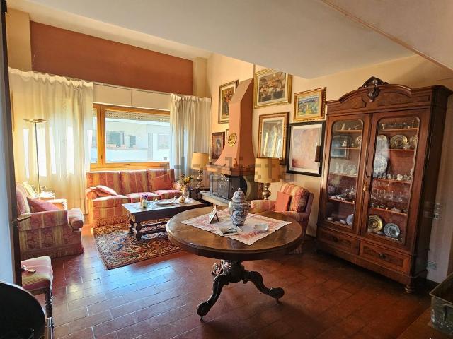 Villetta indipendente in vendita di 187 m² in Via Zanobi da Strada