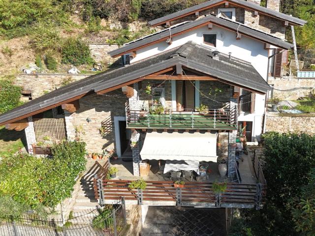 Villetta indipendente in vendita di 188 m² in Via Arturo Marchionini