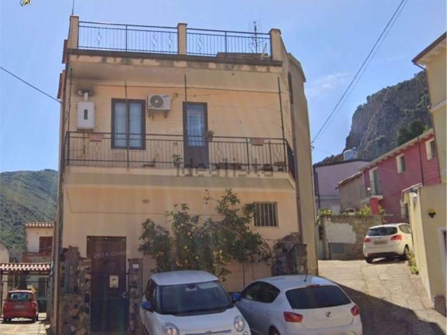 Villetta indipendente in vendita di 188 m² in Via Attilio Deffenu, 9