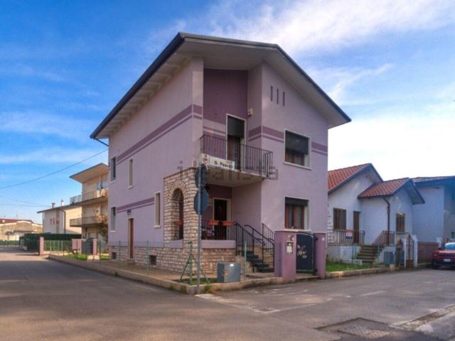 Villetta indipendente in vendita di 188 m² in Via Giovanni Pascoli, 1
