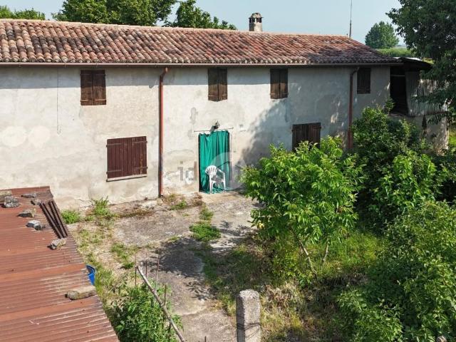 Villetta indipendente in vendita di 6200 m² in Via Griffe, 23
