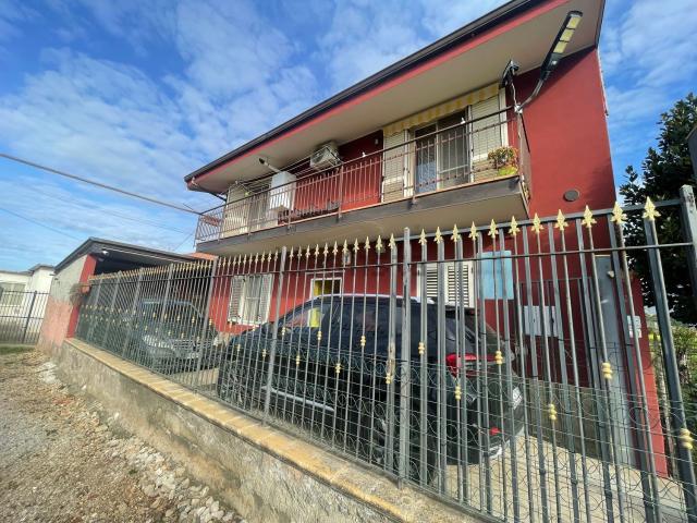 Villetta indipendente in vendita di 188 m² in Via dei Bizantini, 196