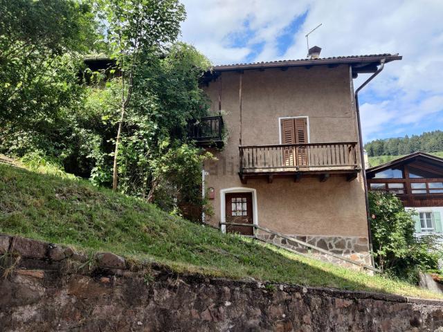Villetta indipendente in vendita di 300 m² in Via Fontanella, 4