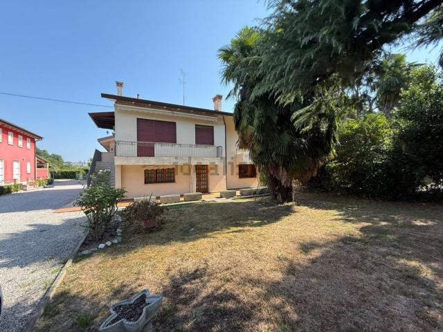 Villetta indipendente in vendita di 188 m² in Via Parauro, 4