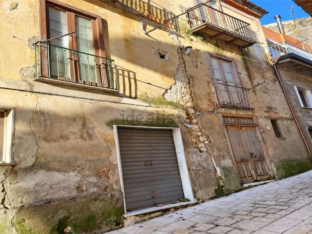 Villetta indipendente in vendita di 188 m² in Via Roma, 43