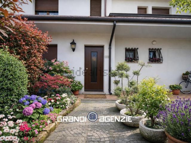 Villetta indipendente in vendita di 188 m² in Strada di Canizzano