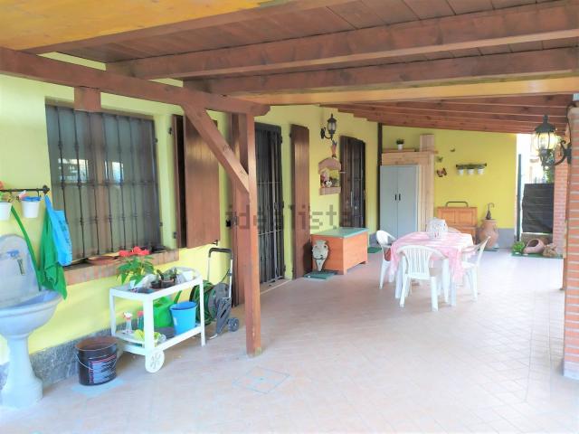 Villetta indipendente in vendita di 189 m² in Via Borgonuovo