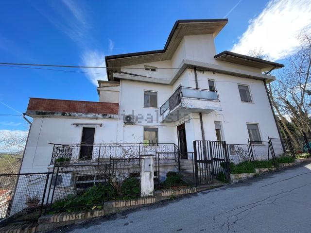 Villetta indipendente in vendita di 189 m² in Via San D&apos Acquisto, 12