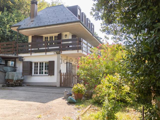 Villetta indipendente in vendita di 189 m² in Via Paradiso, 170