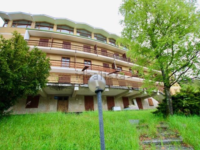 Villetta indipendente in vendita di 1900 m² in Via Ceresio
