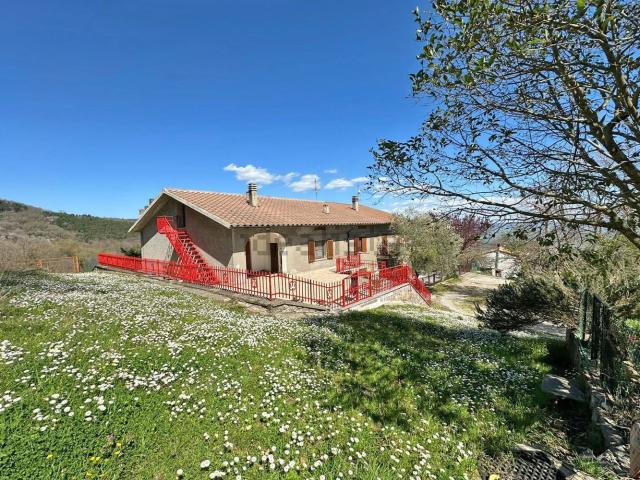 Villetta indipendente in vendita di 190 m² in Via Casetta, 431