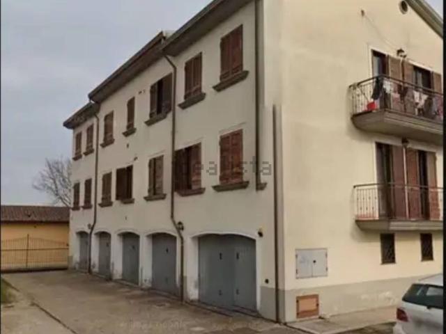 Villetta indipendente in vendita di 190 m² in Via Cassia