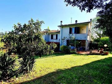 Villetta indipendente in vendita di 190 m² in Via Cesare Pavese