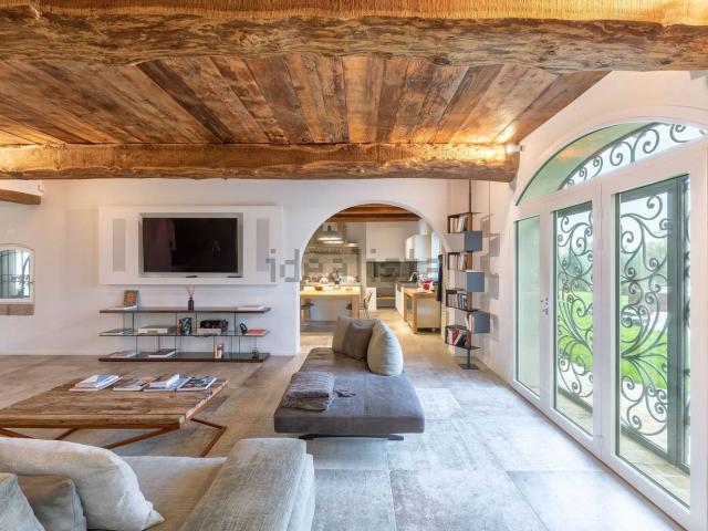 Villetta indipendente in vendita di 190 m² in Via Creta