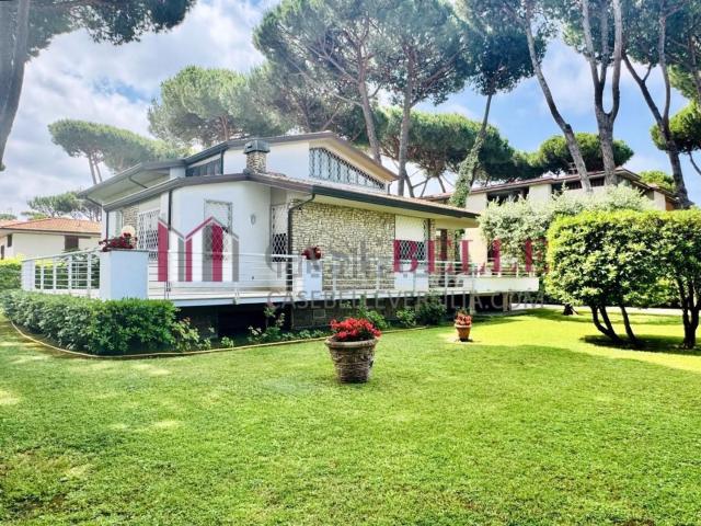 Villetta indipendente in vendita di 190 m² in Via Abetone, 45