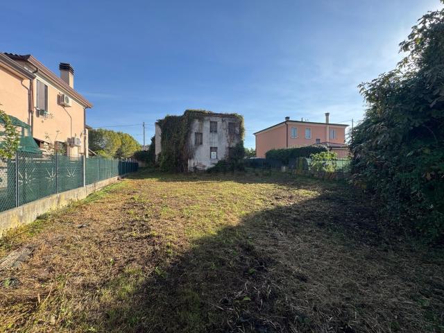 Villetta indipendente in vendita di 190 m² in Via Argine Destro Canale Taglio