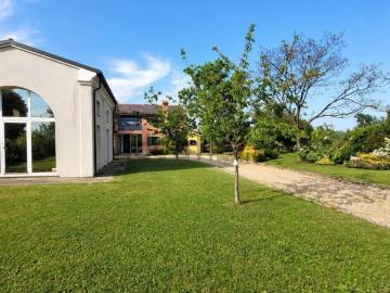 Villetta indipendente in vendita di 227 m² in Via Bagnoli