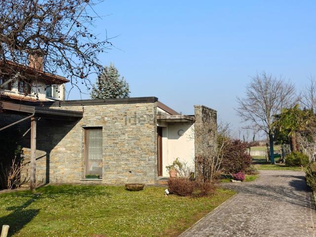 Villetta indipendente in vendita di 190 m² in Via G. Monfredo, 66