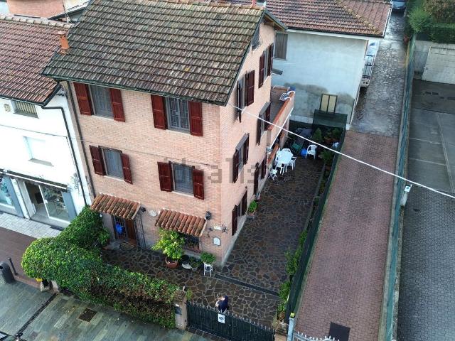Villetta indipendente in vendita di 190 m² in Via Govi