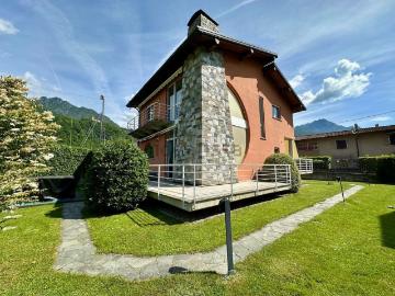 Villetta indipendente in vendita di 190 m² in Via Ghiaie