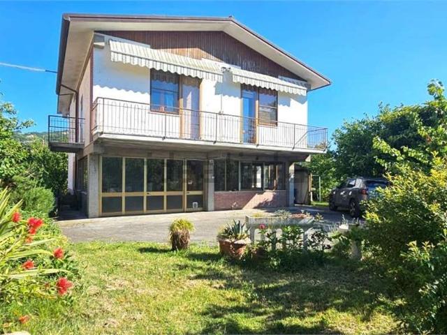 Villetta indipendente in vendita di 190 m² in Via Giuseppe Mazzini